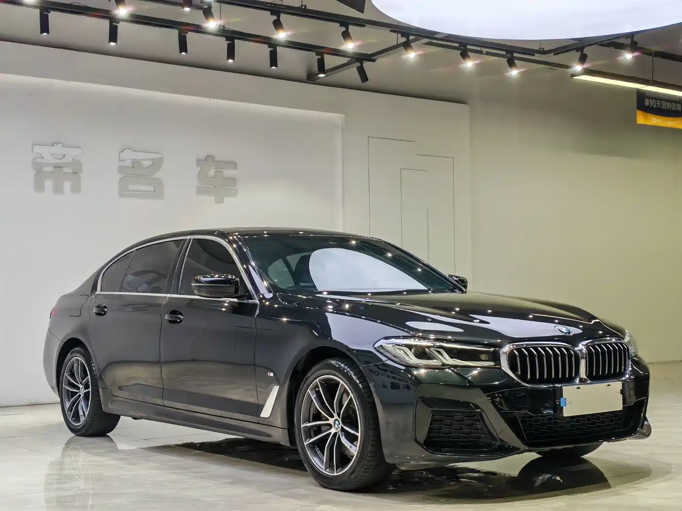 BMW 5 Series 2022 525Li M Sport Package фото 3
