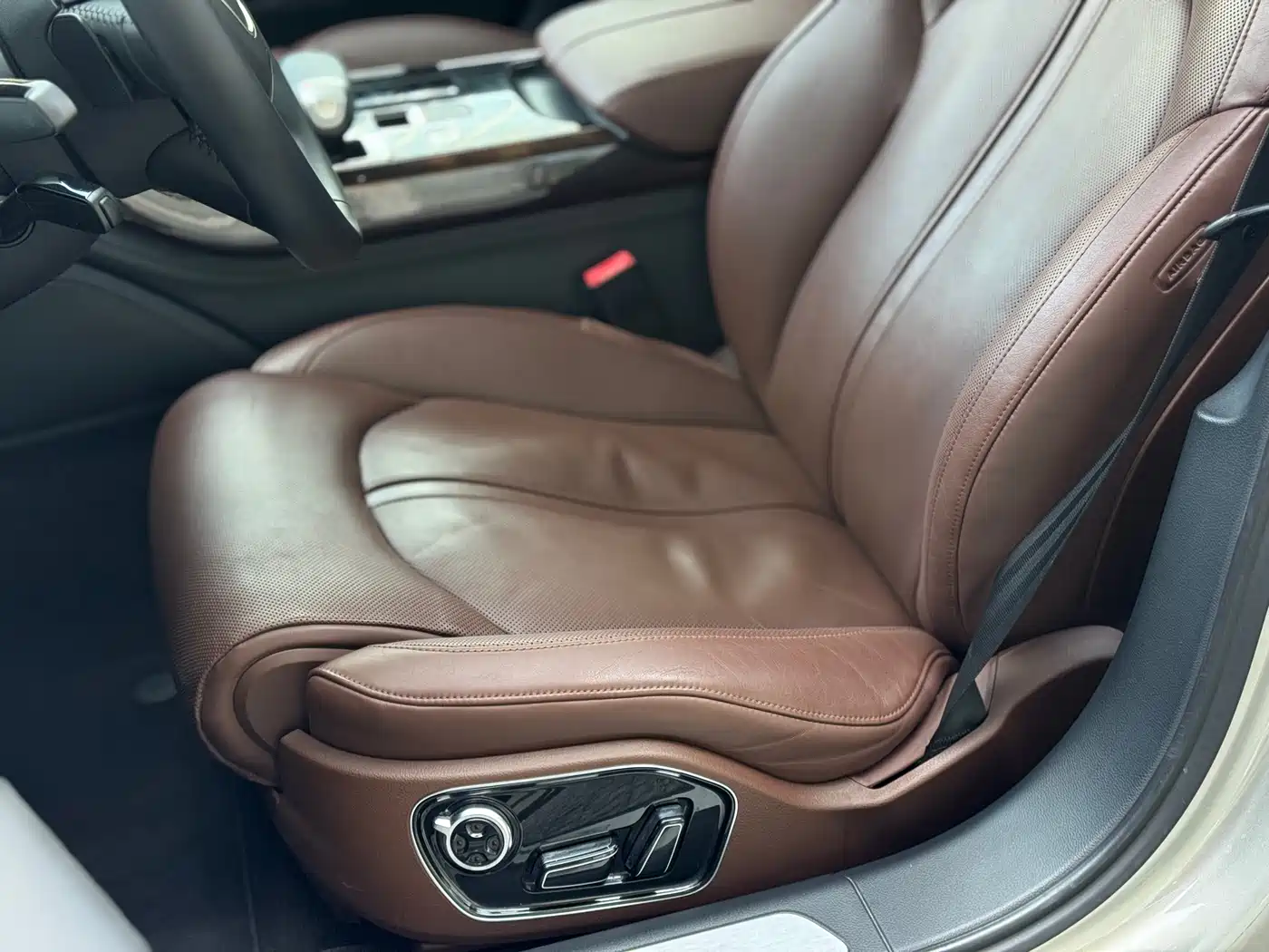 Audi A8 2014 A8L 45 TFSI quattro Luxury фото 17