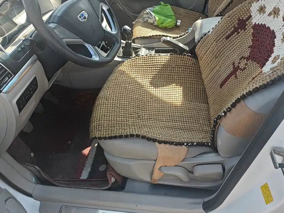 Фото 9 - Geely Emgrand