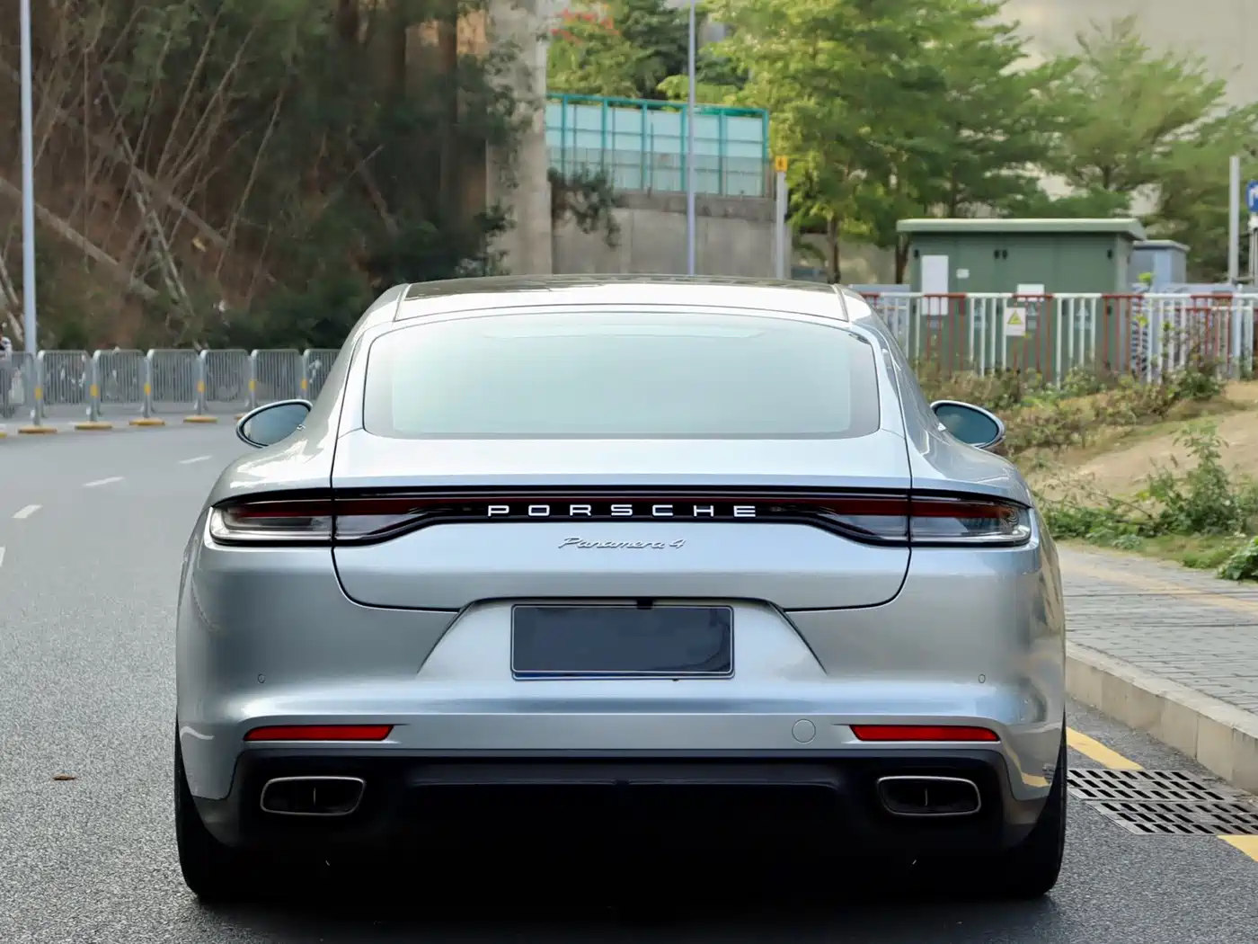 Porsche Panamera 2022 Panamera 4 Executive Long Wheelbase 2.9T фото 16