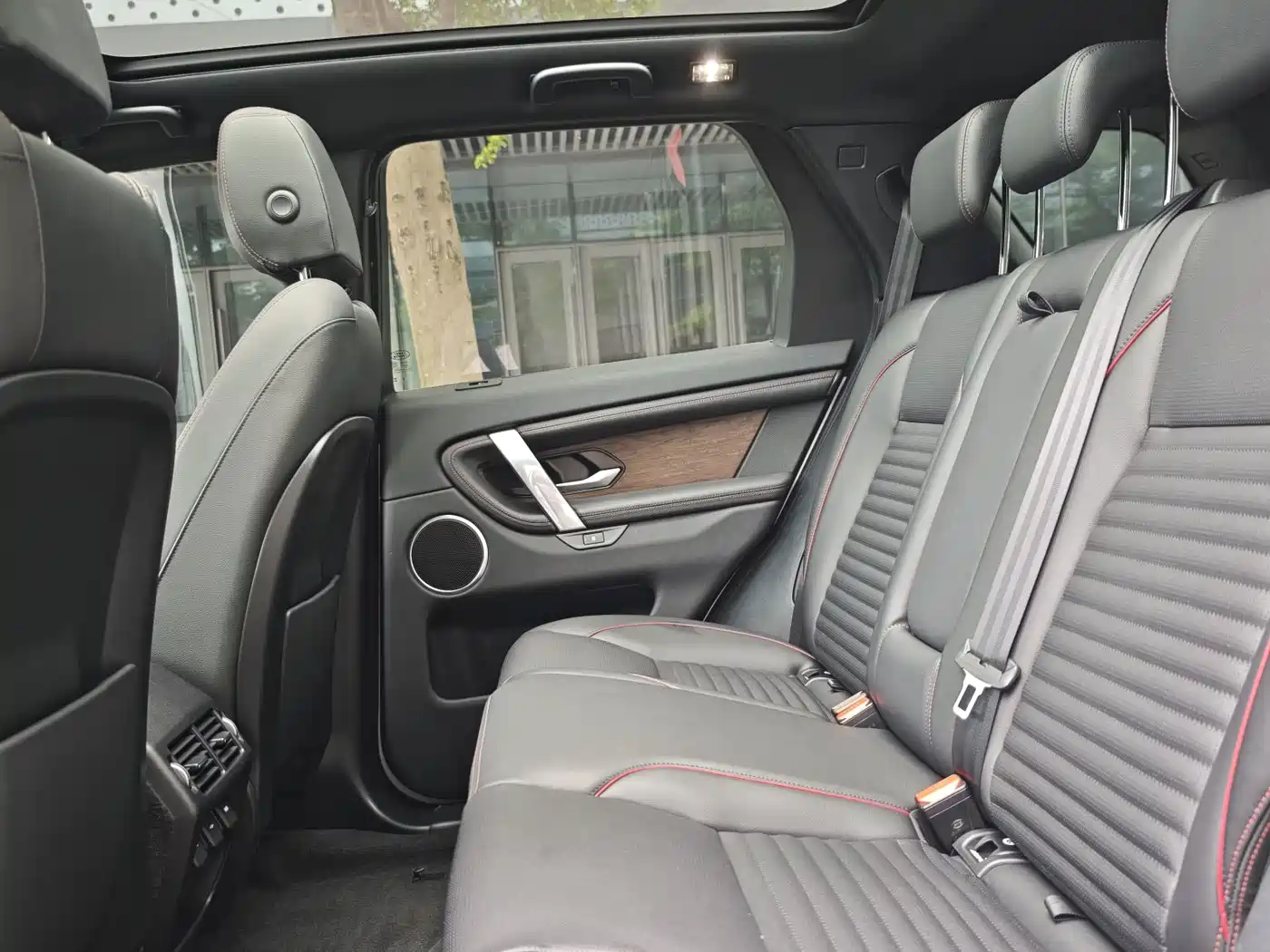 Land Rover Discovery Sport 2023 249PS R-Dynamic S Performance Version фото 6