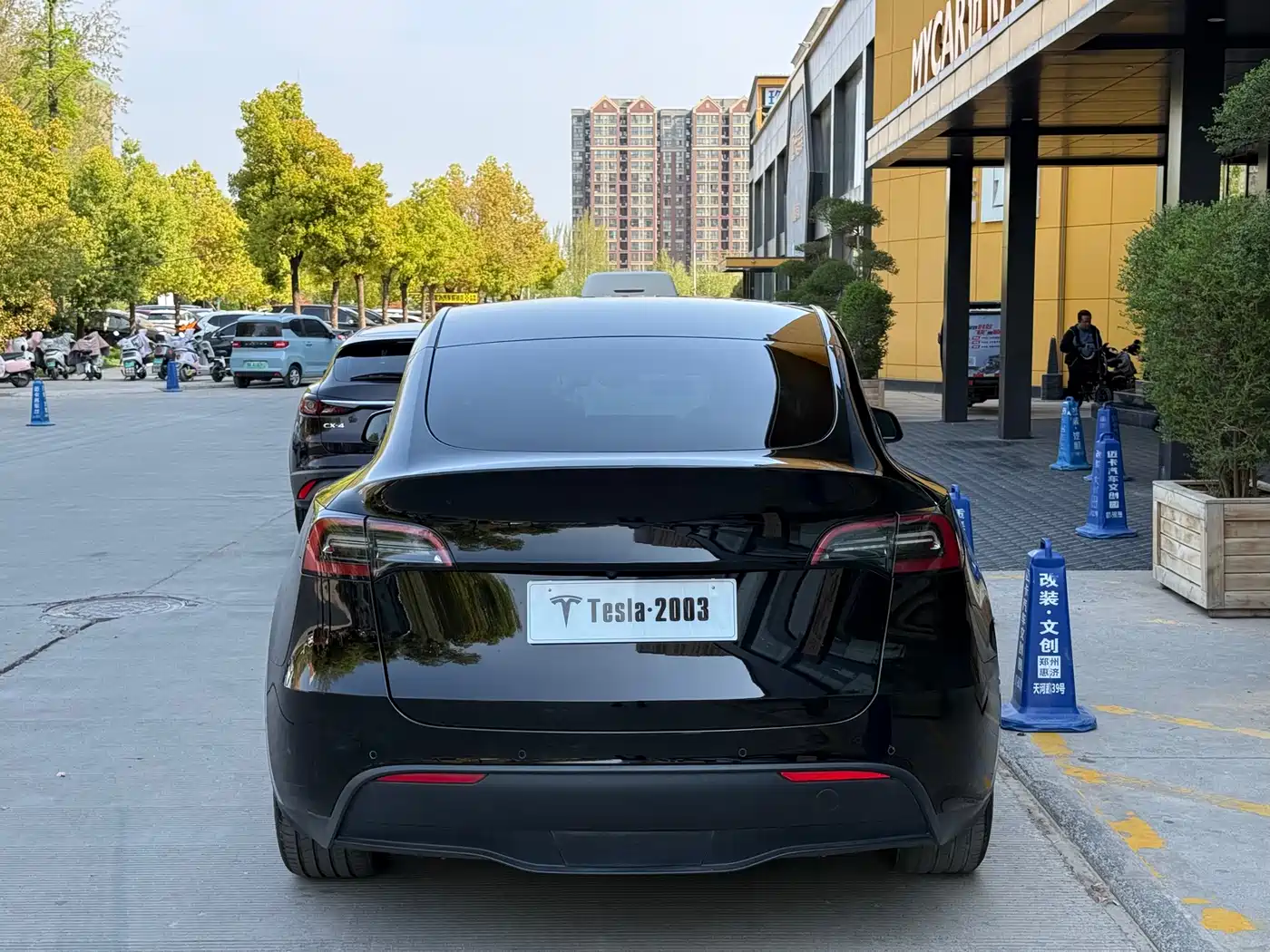 TESLA MODEL Y