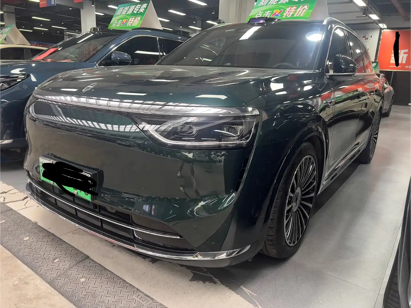 AITO Wenjie AITO M8 2025 Extended Range Ultra 53.4kWh 6-Seater