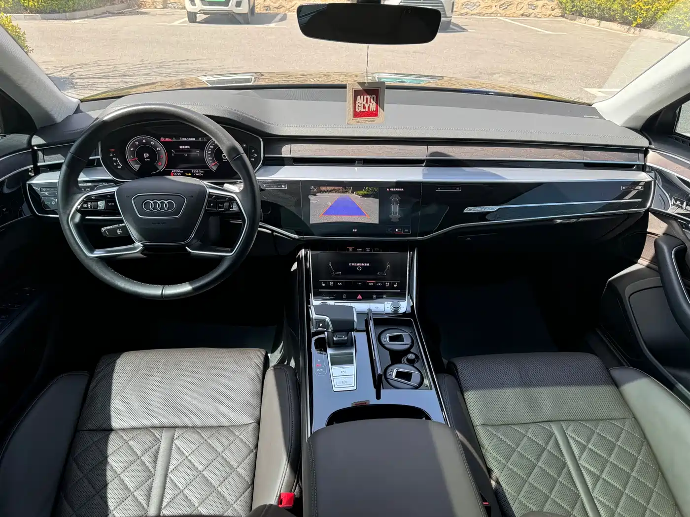 Audi A8 2022 A8L 50 TFSI quattro Comfort Collector's Edition фото 4