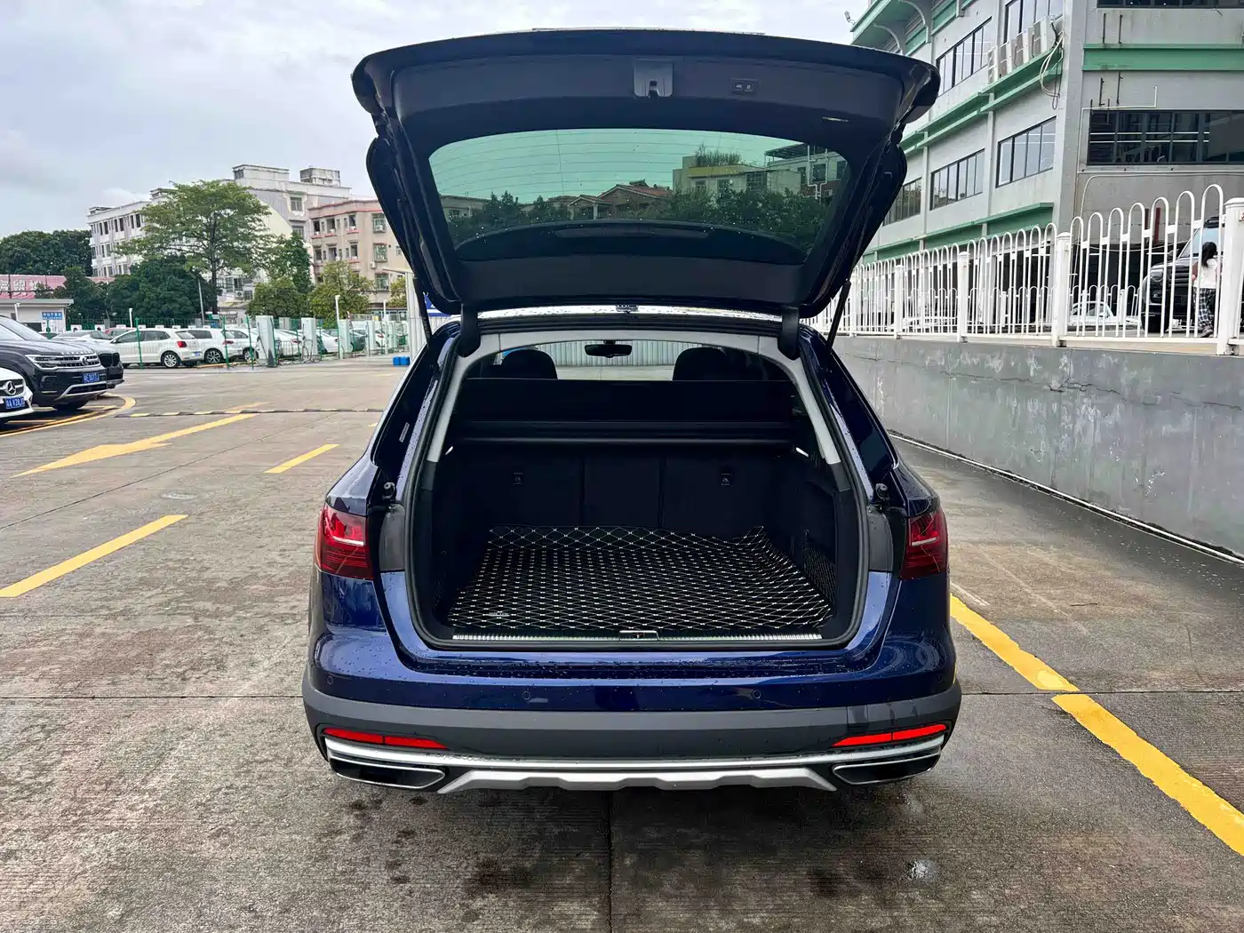 Фото 8 - Audi A4 (Import)