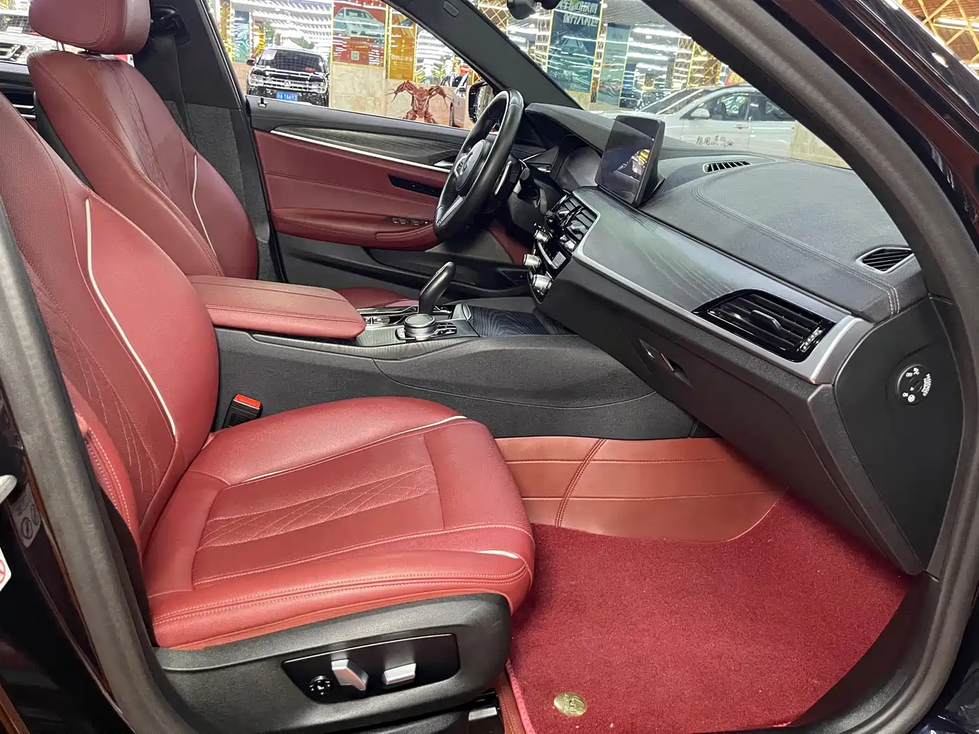BMW 5 Series 2021 530Li Leading M Sport Package фото 23