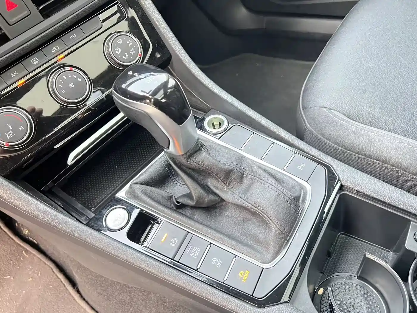 Volkswagen Sagitar 2021 200TSI DSG Comfort Smart Edition фото 13