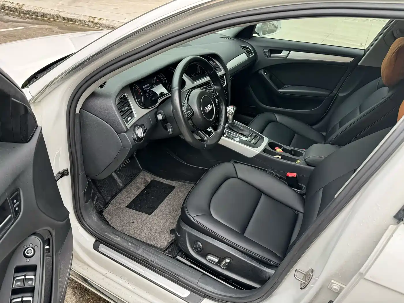 Audi A4L 2016 35 TFSI Collector's Edition Automatic Standard фото 4