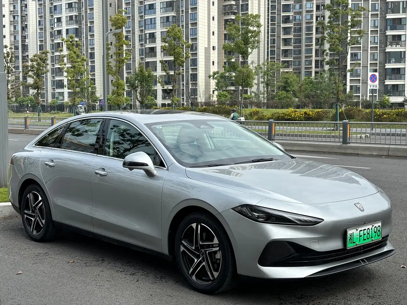 ROEWE D7