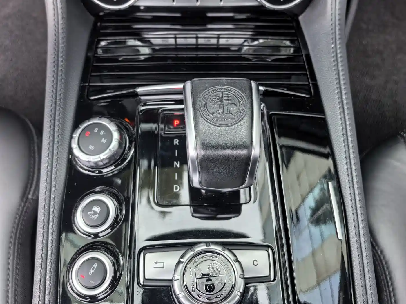 Mercedes-Benz CLS AMG 2015 AMG CLS 63 4MATIC фото 21