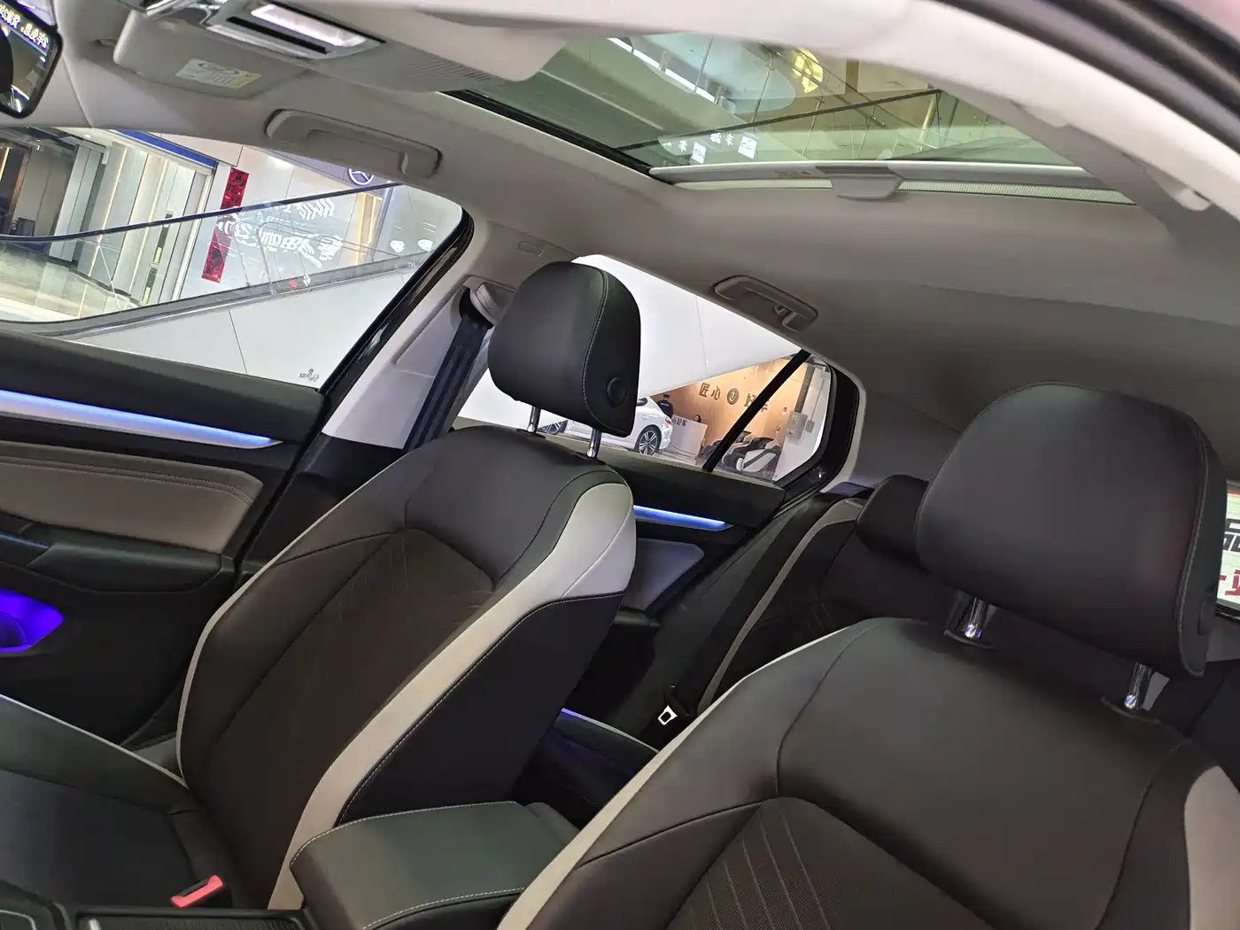 Volkswagen Golf 2023 Facelift 280TSI DSG Pro фото 11