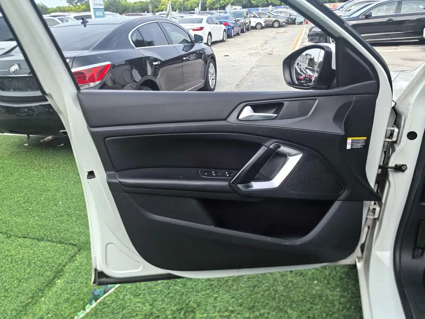 Peugeot 408 2016 1.6T Automatic Luxury Edition фото 5