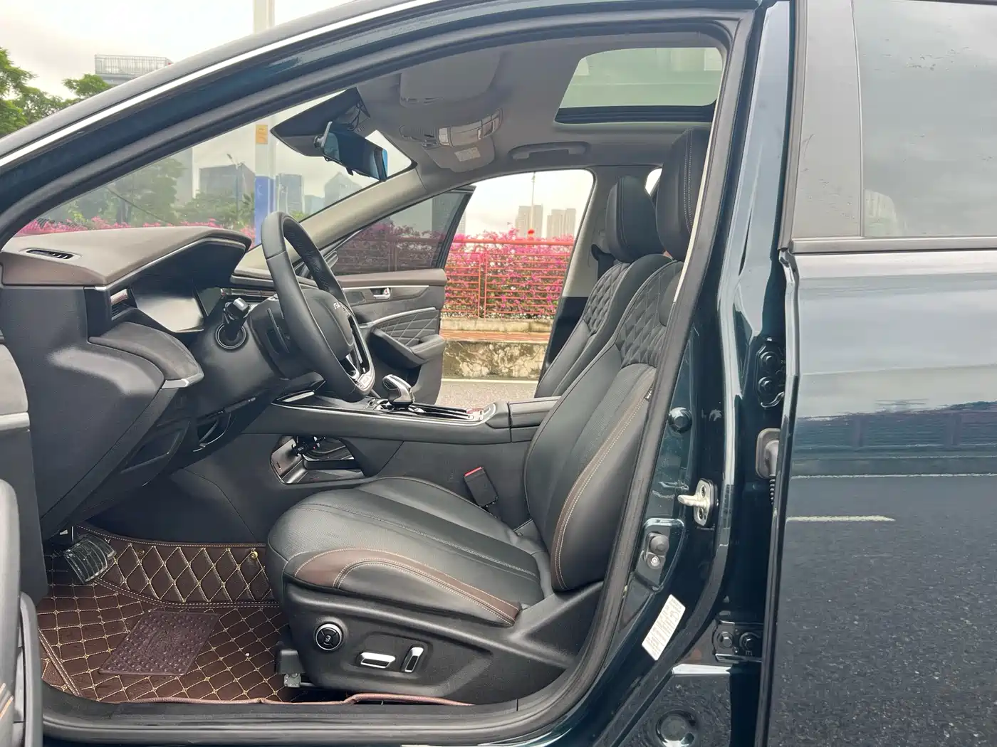 DONGFENG YI HYUN MAX