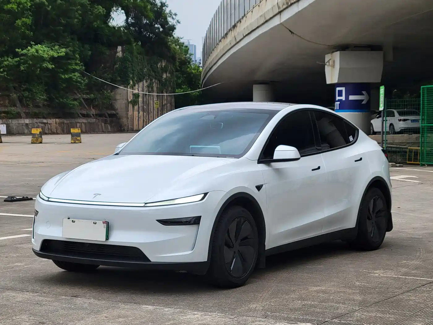 Tesla Model Y 2026 Long Range Rear-Wheel Drive