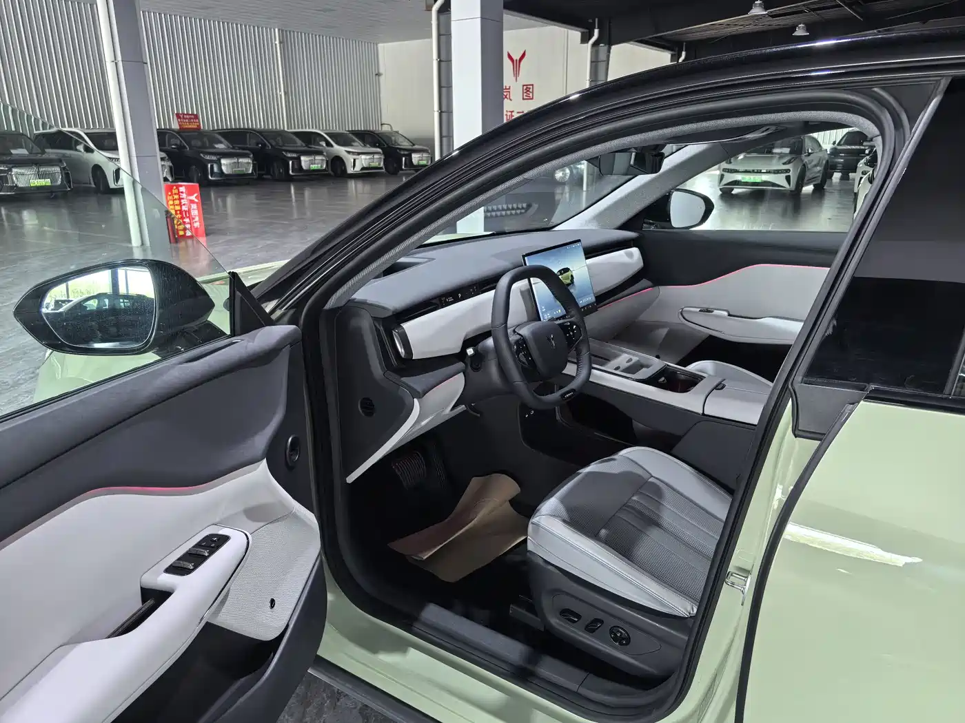 Voyah Auto Voyah Zhiyin 2024 Long Range Smart Edition фото 3