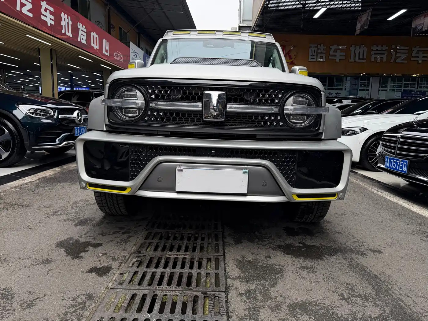 TANK CO CREATION TANK 300