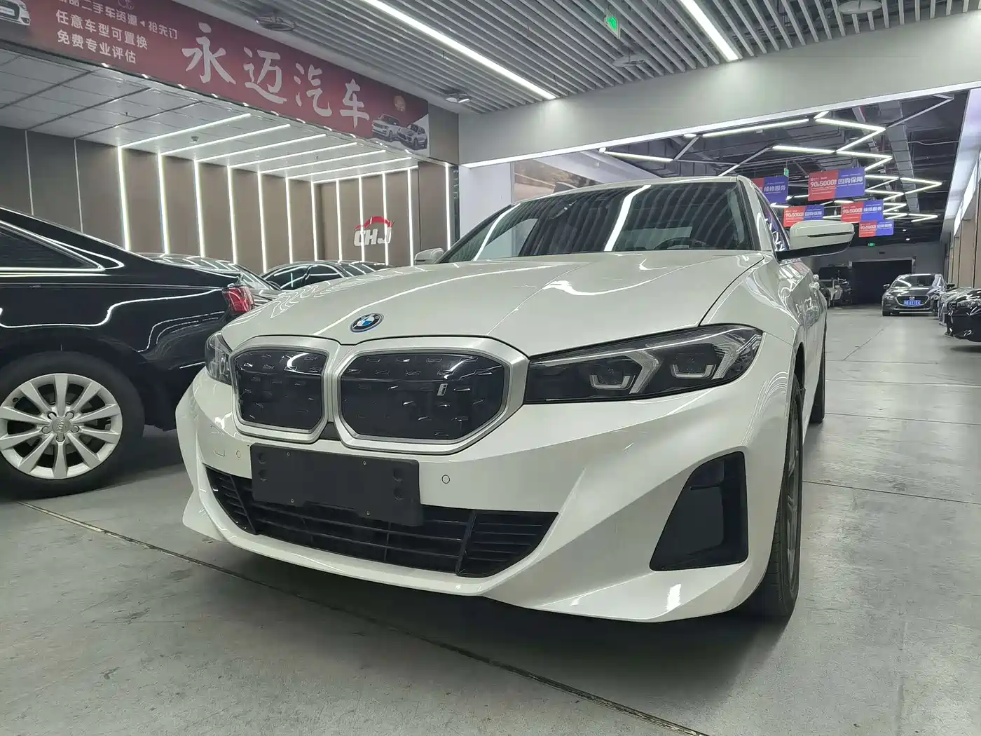 BMW i3 2022 eDrive 35 L