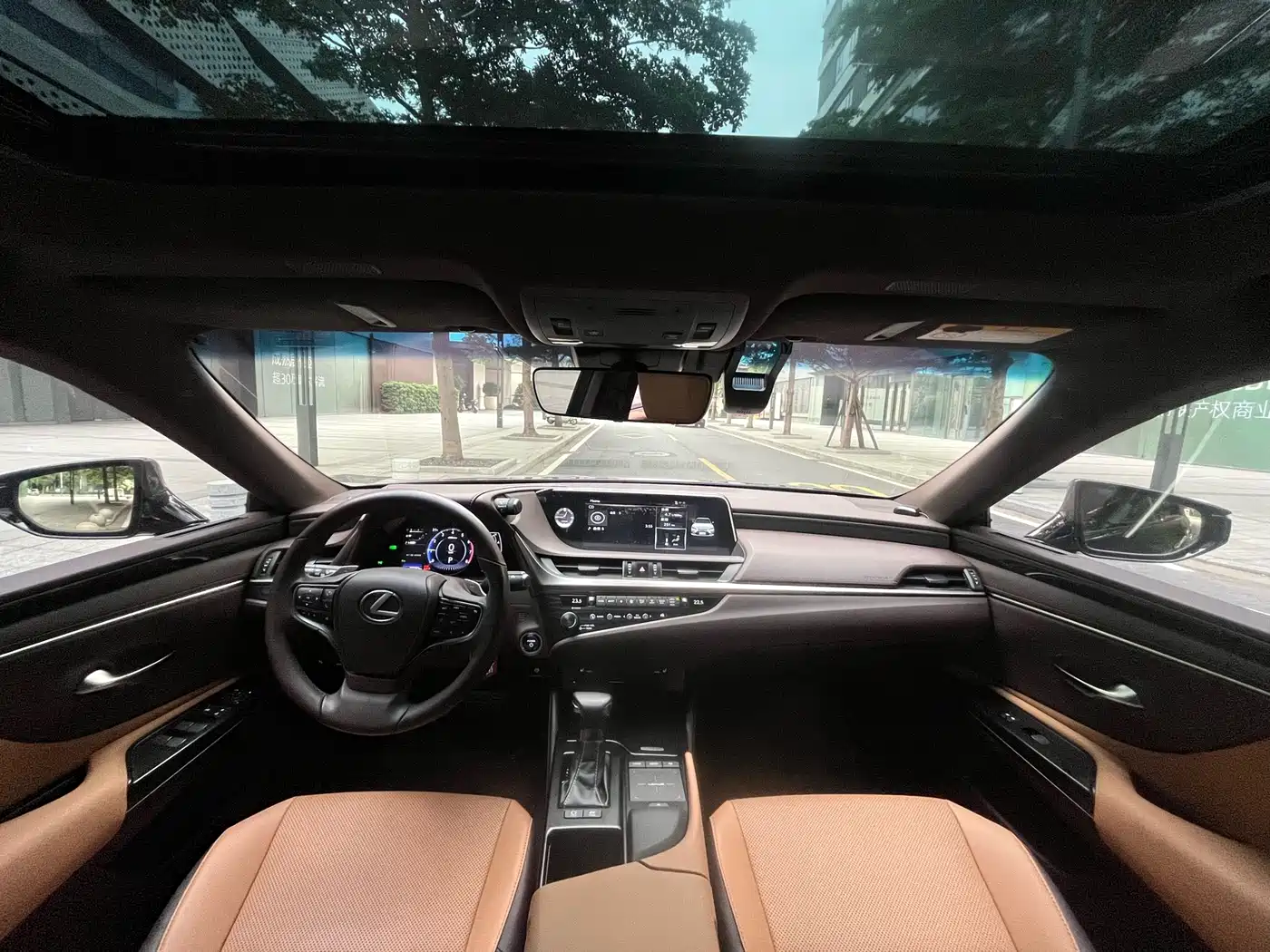 Lexus ES 2018 300h Excellence Edition China V фото 30