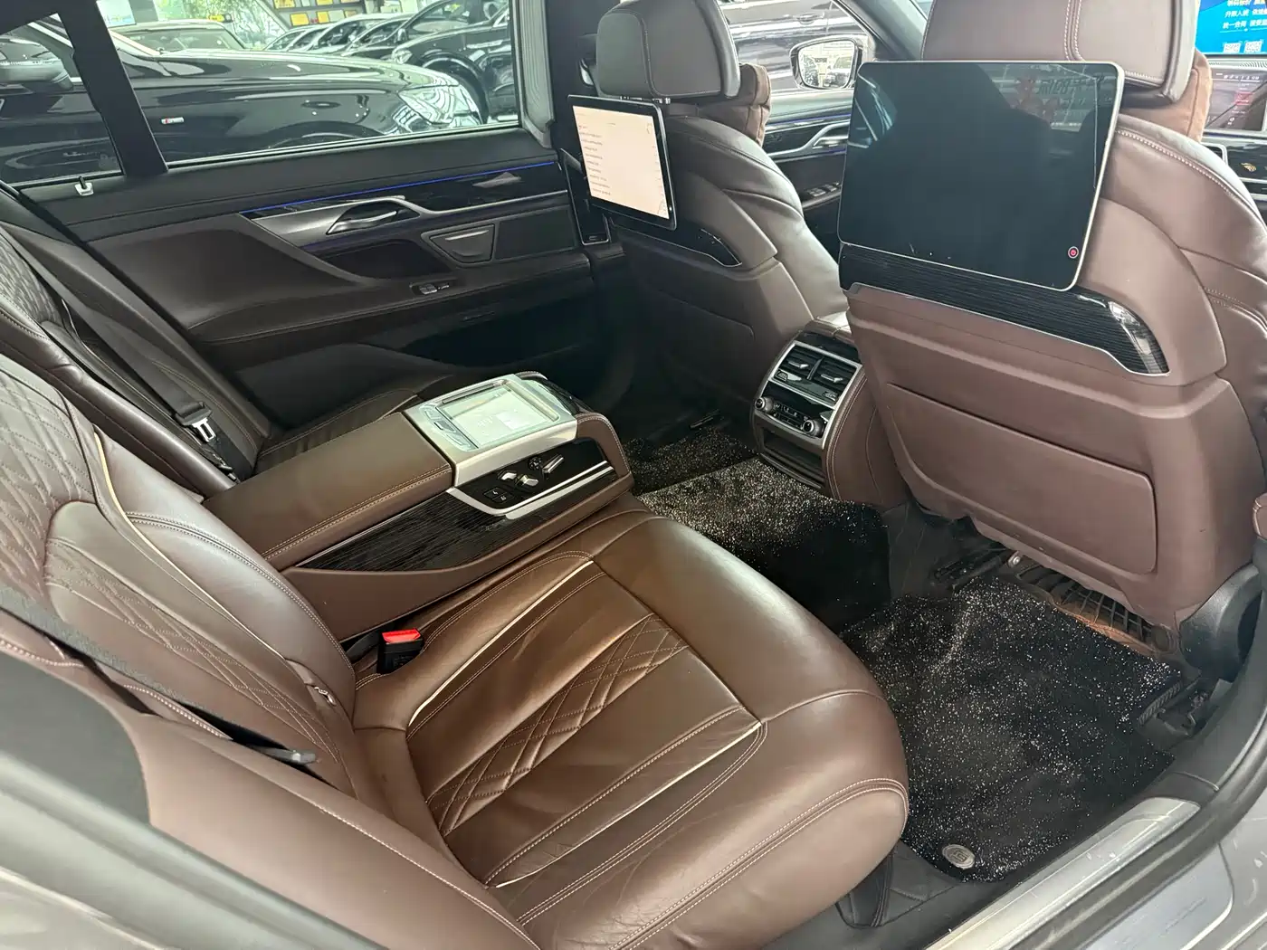 BMW 7 Series 2019 740Li Leading M Sport Package фото 15