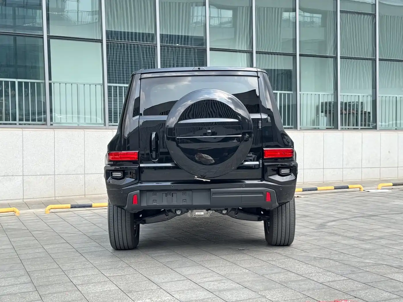 TANK TANK 700 NEW ENERGY