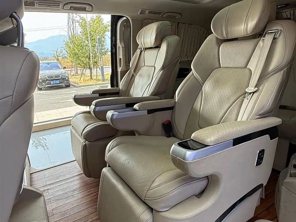 MERCEDES-BENZ V-CLASS