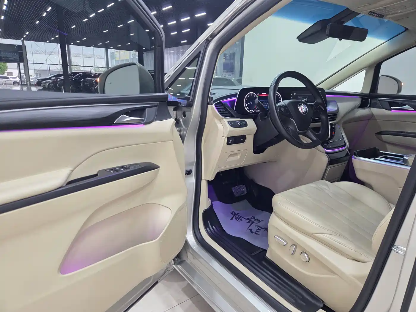 Buick GL8 2023 ES Landmaster Exclusive фото 5