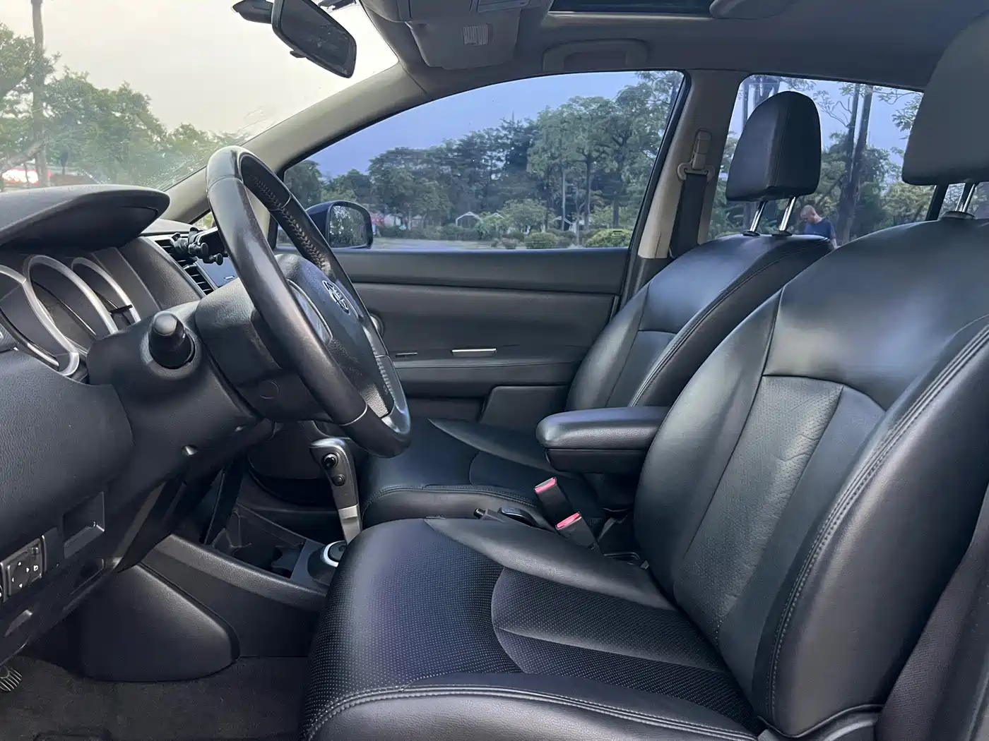 Nissan Tiida 2010 2011 1.6L CVT Luxury