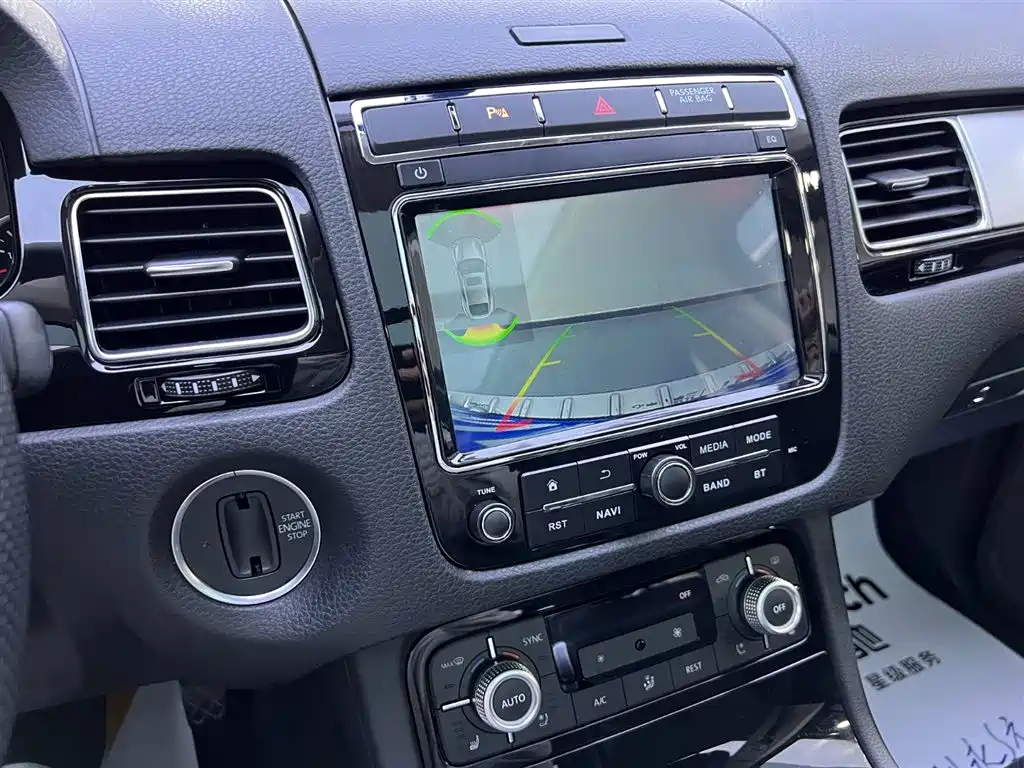Volkswagen Touareg 2017 3.0TSI Explorer Edition фото 14
