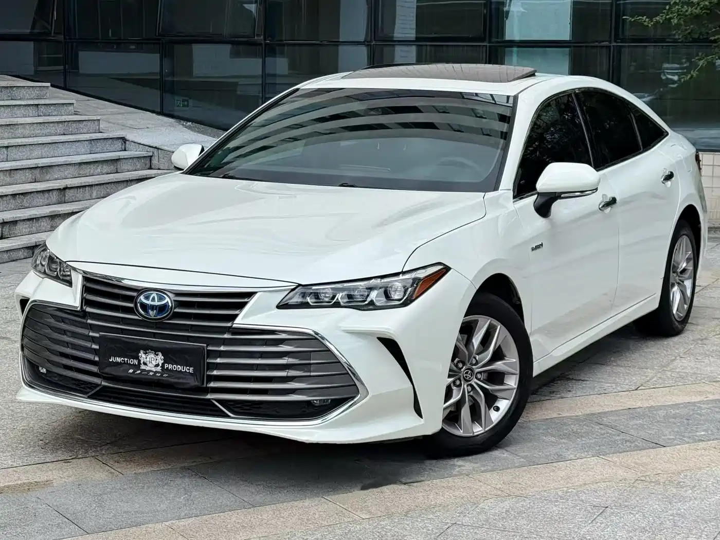 Toyota Avalon 2019 Hybrid 2.5L Luxury Edition China VI фото 3