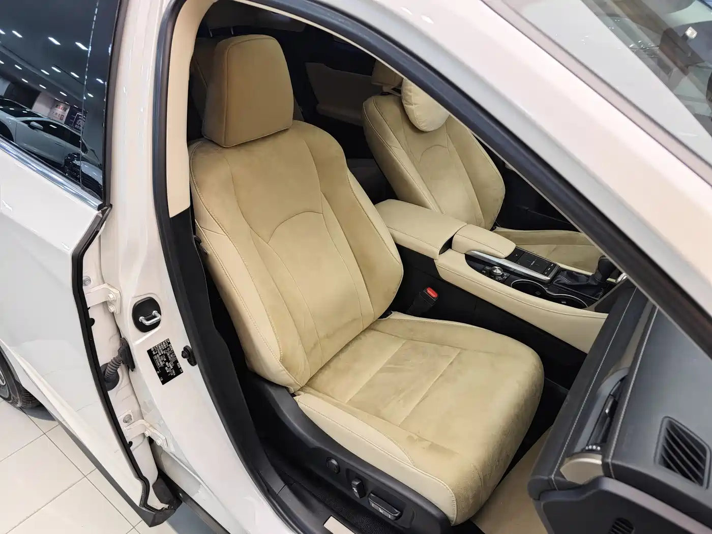 Lexus RX 2020 300 2WD Elite Edition China VI фото 36