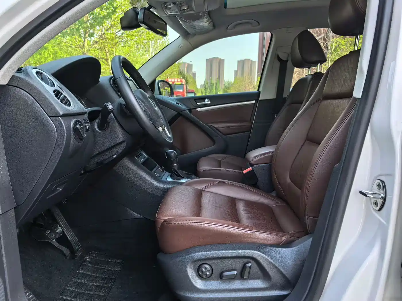 Volkswagen Tiguan 2015 1.8TSI Automatic 2WD Highline фото 7
