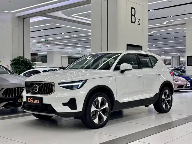 Volvo XC40 2025 B4 AWD Smart Elite Luxury Edition