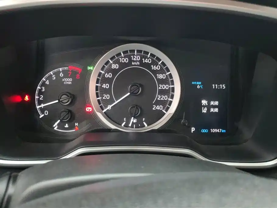Toyota Frontlander 2022 2.0L CVT Luxury PLUS Edition фото 14