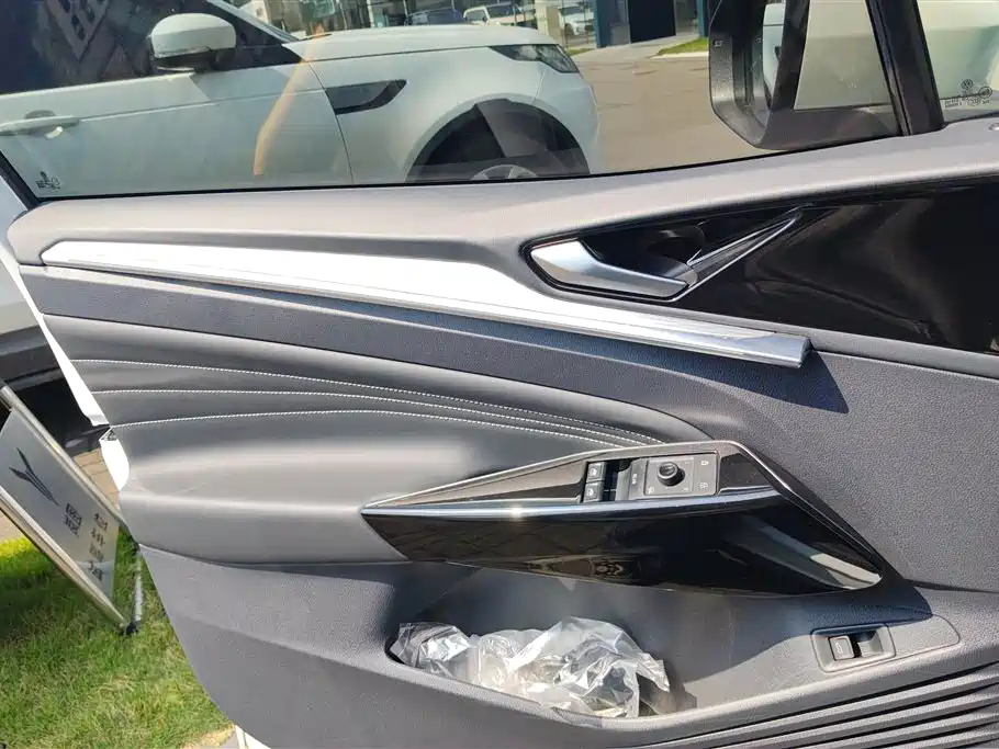 VOLKSWAGEN ID.4 CROZZ