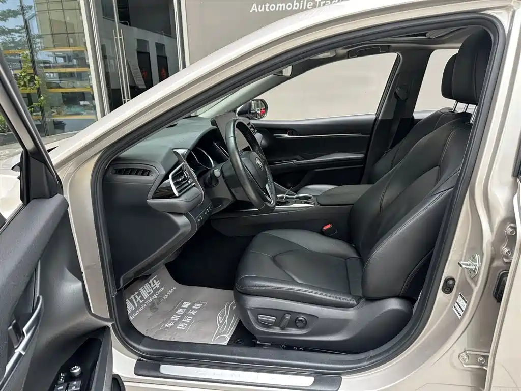 Toyota Camry 2021 2.0G Luxury Edition фото 10