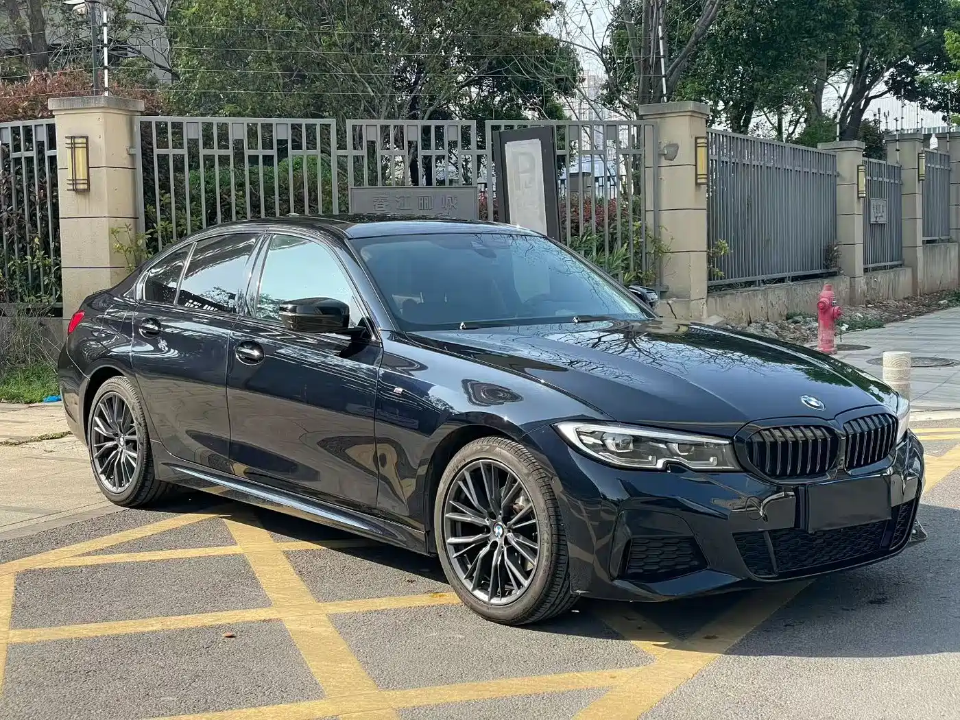 BMW 3 SERIES