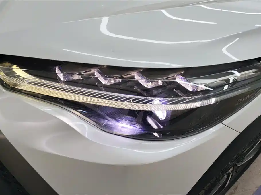 Toyota Frontlander 2022 2.0L CVT Luxury PLUS Edition фото 5