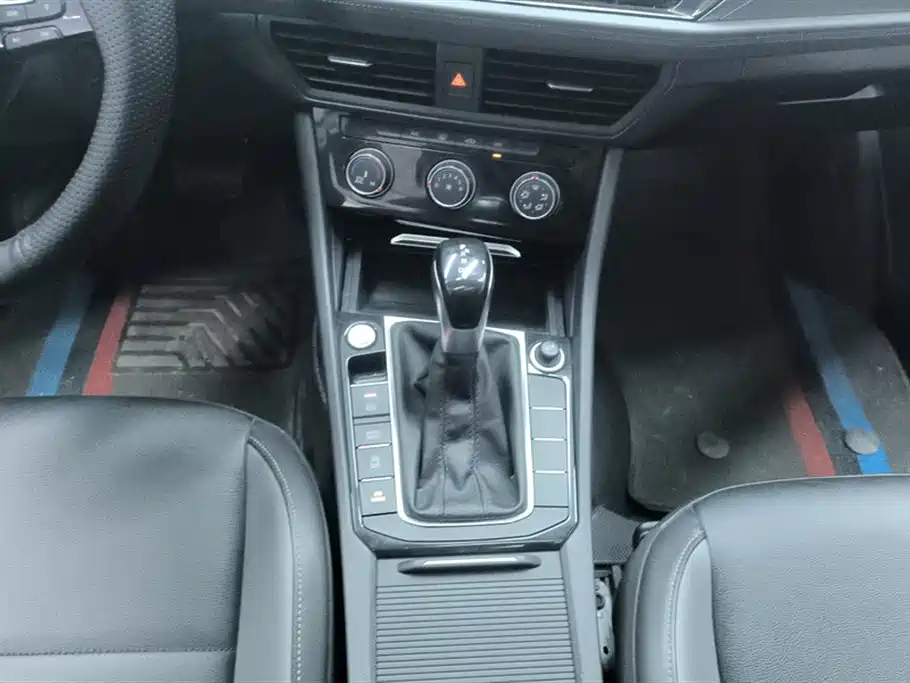 Volkswagen Sagitar 2022 280TSI DSG Surpassing Edition фото 16