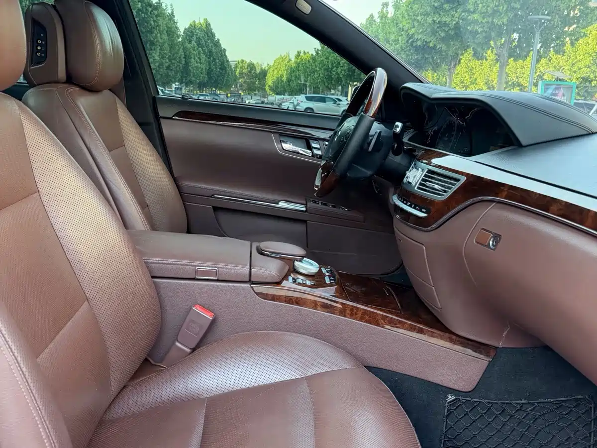 Mercedes-Benz S-Class 2012 S 300 L Luxury Grand Edition фото 10