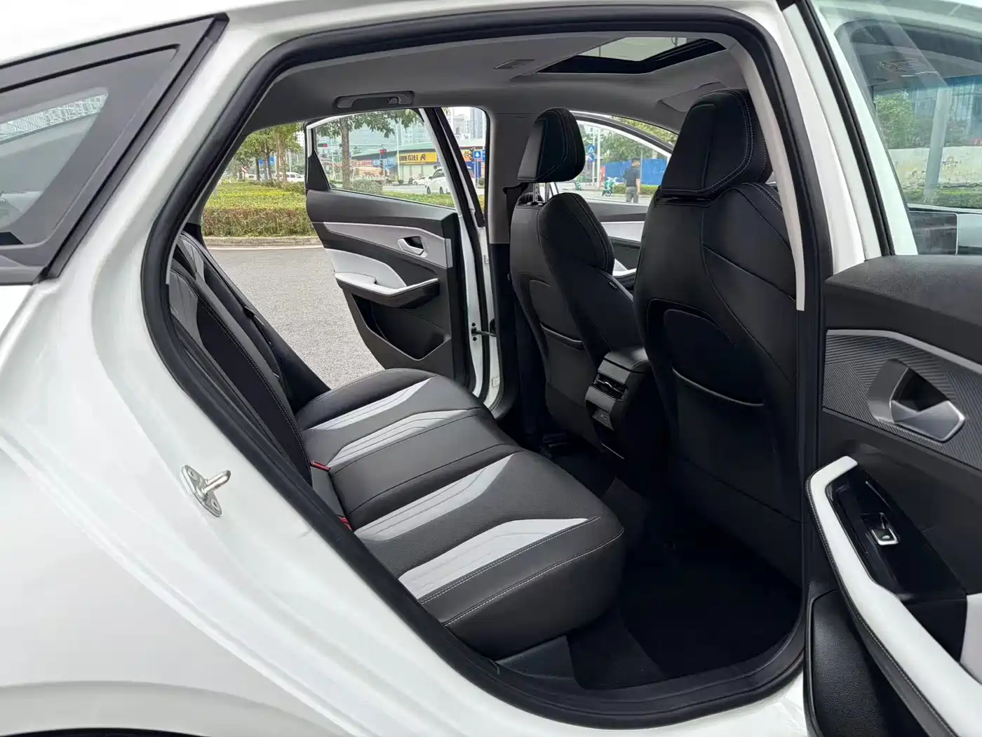 GEELY AUTOMOBILE BINRUI