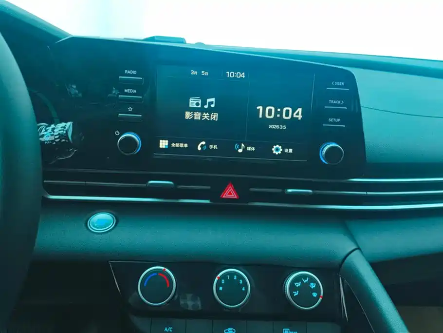 Hyundai Elantra 2023 1.5L CVT GLX Elite Edition фото 13
