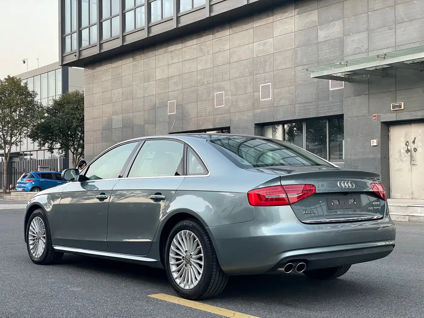 Audi A4L 2015 35 TFSI Auto Comfort фото 15