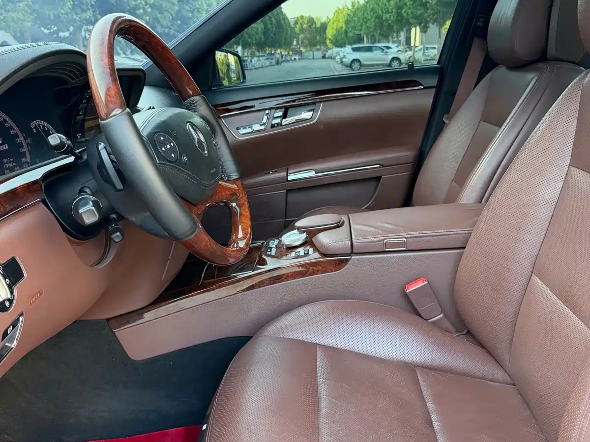 Mercedes-Benz S-Class 2012 S 300 L Luxury Grand Edition фото 8