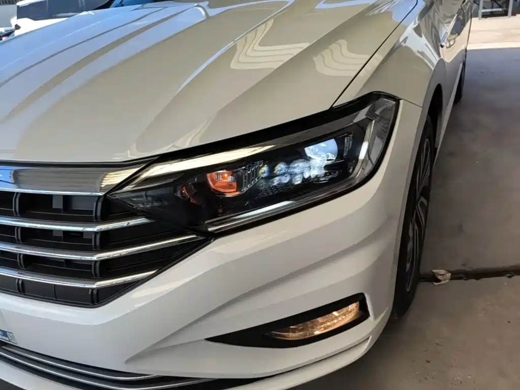 Фото 24 - Volkswagen Sagitar