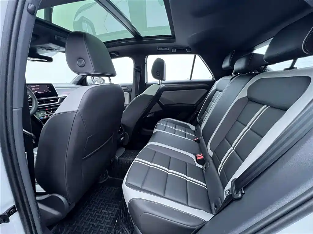 Volkswagen T-ROC 2024 300TSI DSG 2WD Morning Light Edition фото 22