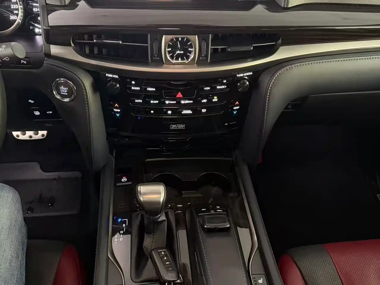 Lexus LX 2019 570 Peak Special Edition фото 16