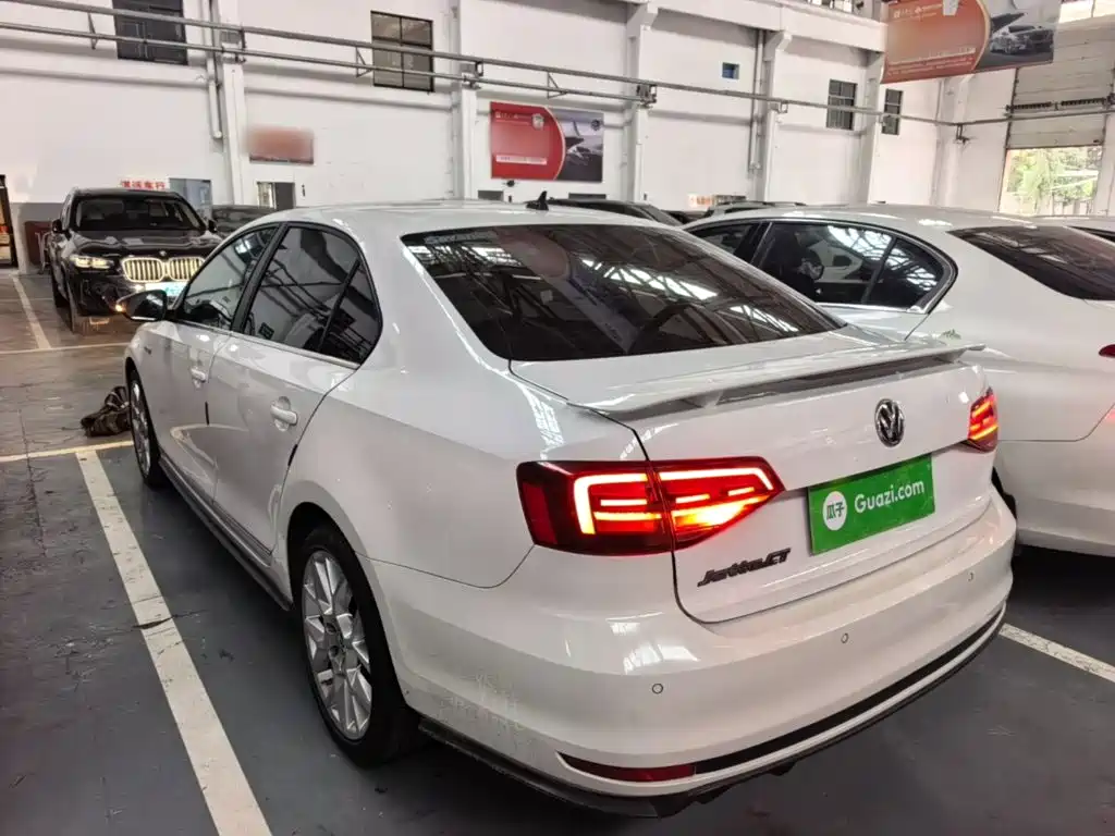 Фото 5 - Volkswagen Sagitar