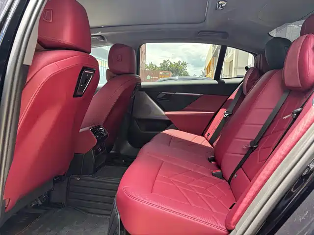 BMW 5 Series 2026 525Li M Sport Package — фото 5