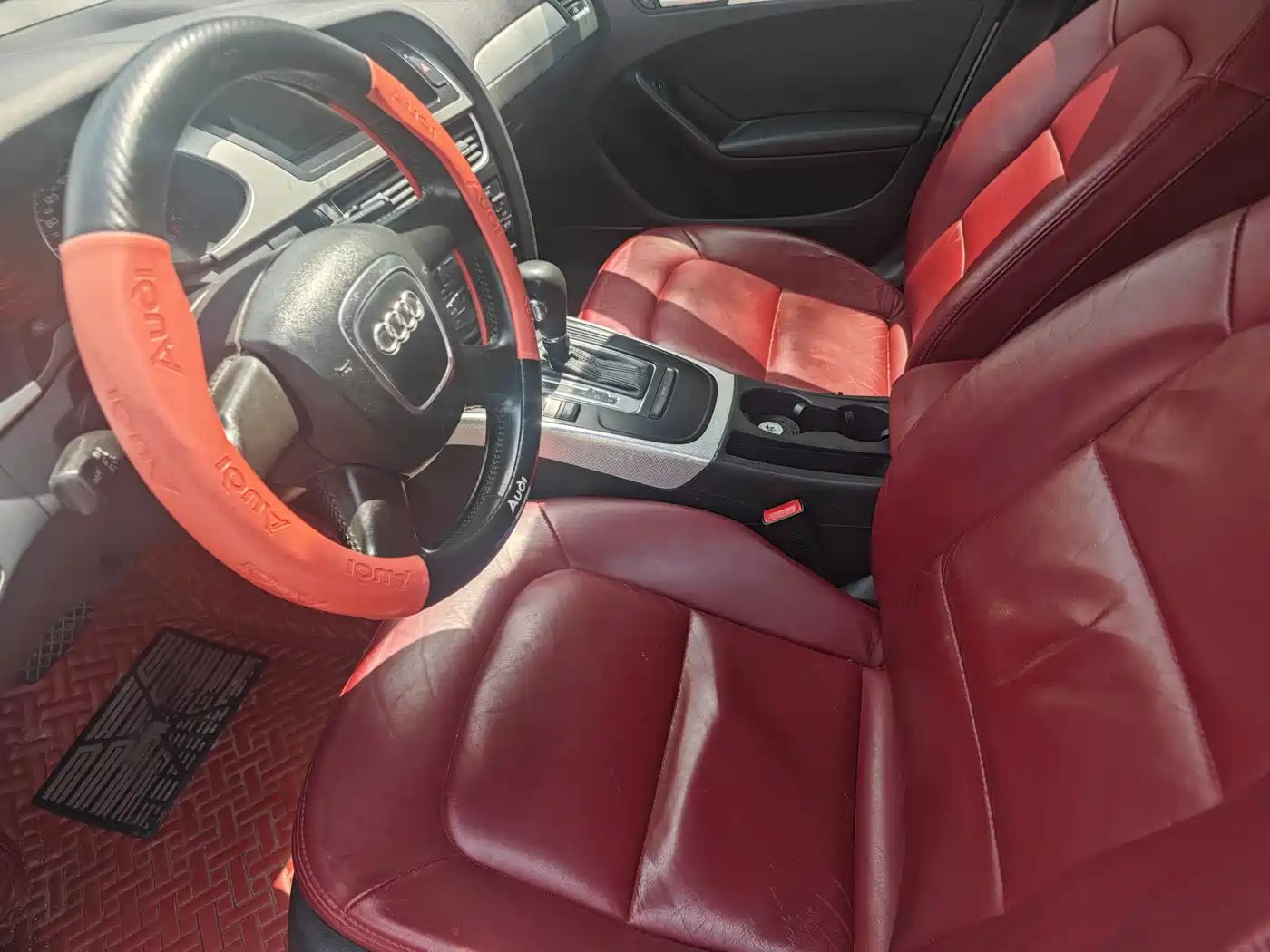 Audi A4L 2010 2.0 TFSI Luxury фото 9