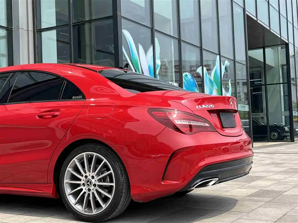 Mercedes-Benz CLA (Import) 2018 CLA 220 4MATIC фото 12